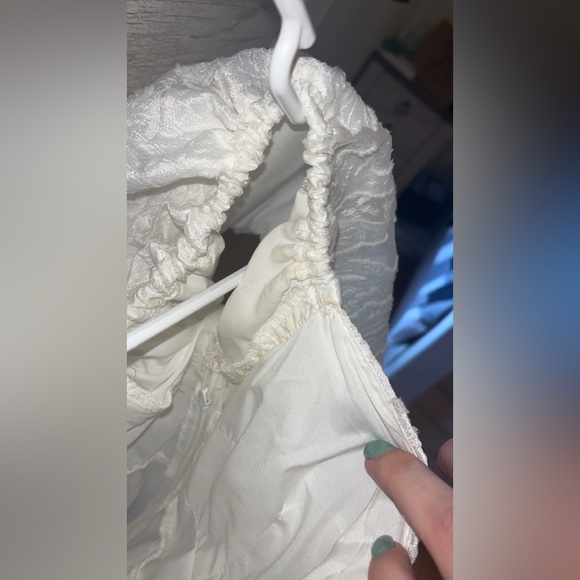 Beautiful White midi Dress - Picture 4 of 5